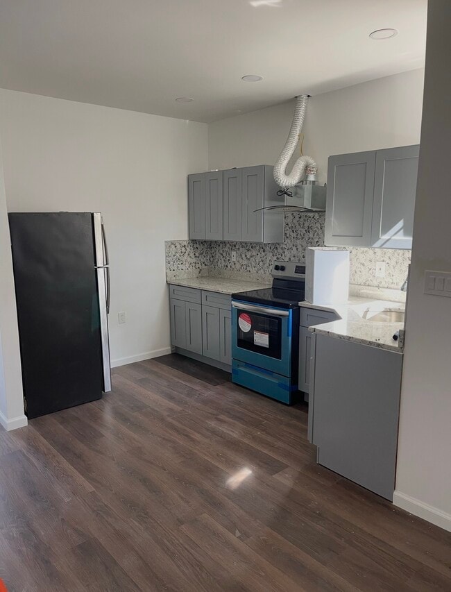 Building Photo - 1318 N 57th St