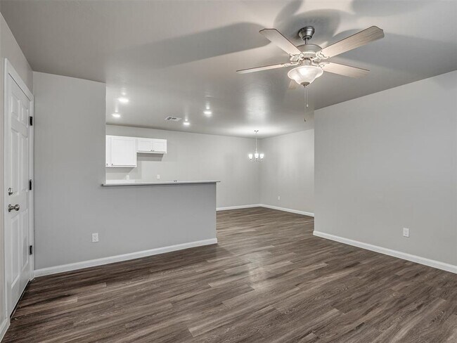 Foto del edificio - Modern 3-Bedroom Duplex Unit in Prime Yuko...