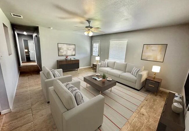 Foto del edificio - Beautifully remodeled 3 bed 1.5 bath in the desirable subdivision of Woodstone