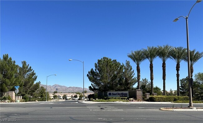 Foto del edificio - 2620 Ground Robin Dr