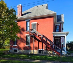 Building Photo - 45 1/2 E Duncan St