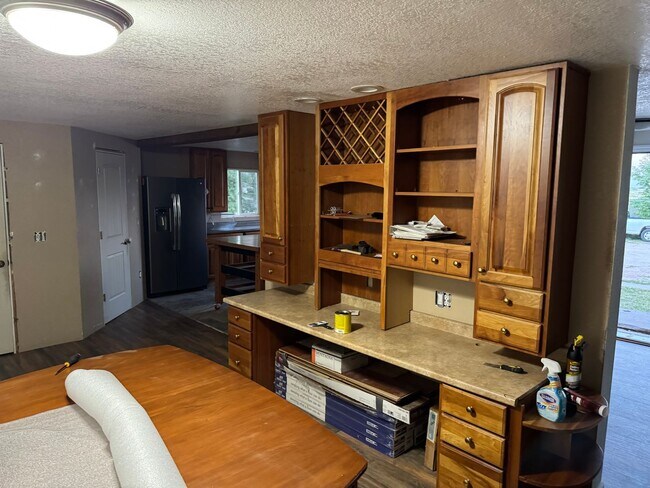 Foto del edificio - 3 Bedroom 1 Bath - Fully Furnished Available