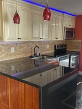 Building Photo - 4156 Inverrary Dr