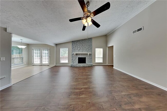 Foto del edificio - 4708 Jamerson Forest Cir