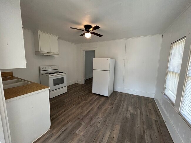 Foto del edificio - 408-410 Scruggs St