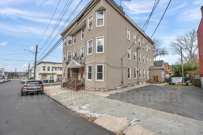 Foto del edificio - 1151 Ogden St Ext