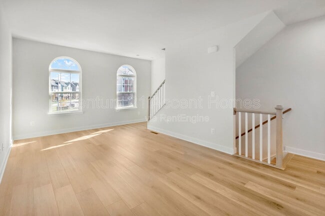 Building Photo - 14024 Sunrise Valley Dr