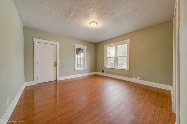 Foto del edificio - 802 Pine St