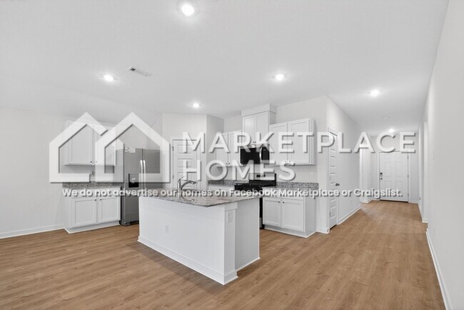 Foto del edificio - 3050 Rosalee Ln