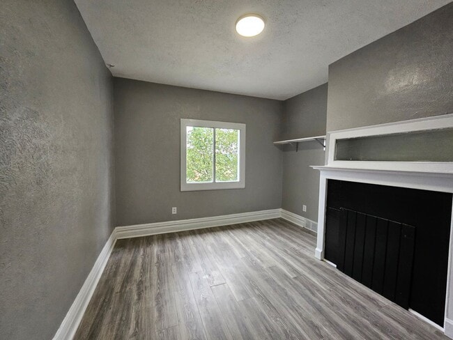 Building Photo - 1609 Methyl St