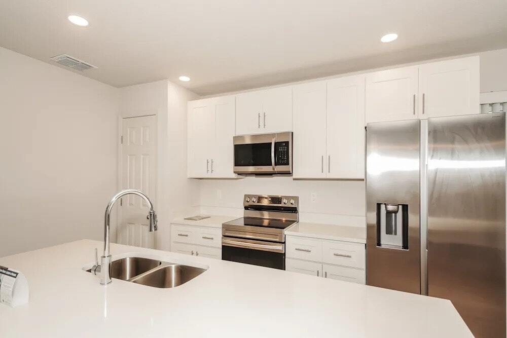 Foto principal - 24 Pinwheel Ln
