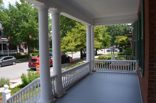 Building Photo - 607 Westover Ave