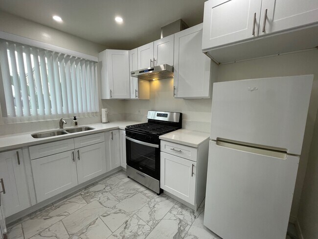Foto del edificio - 5110 Harold Way