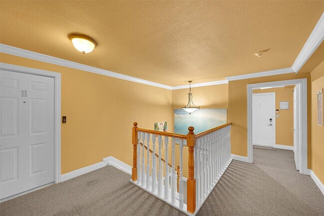 Building Photo - 4525 Poinciana St