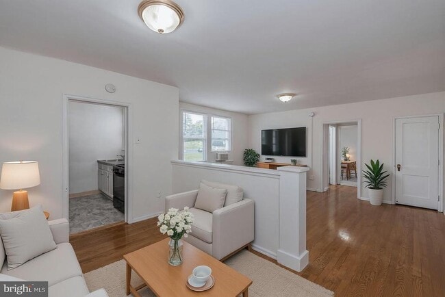 Foto del edificio - 7607 Eastern Ave NW