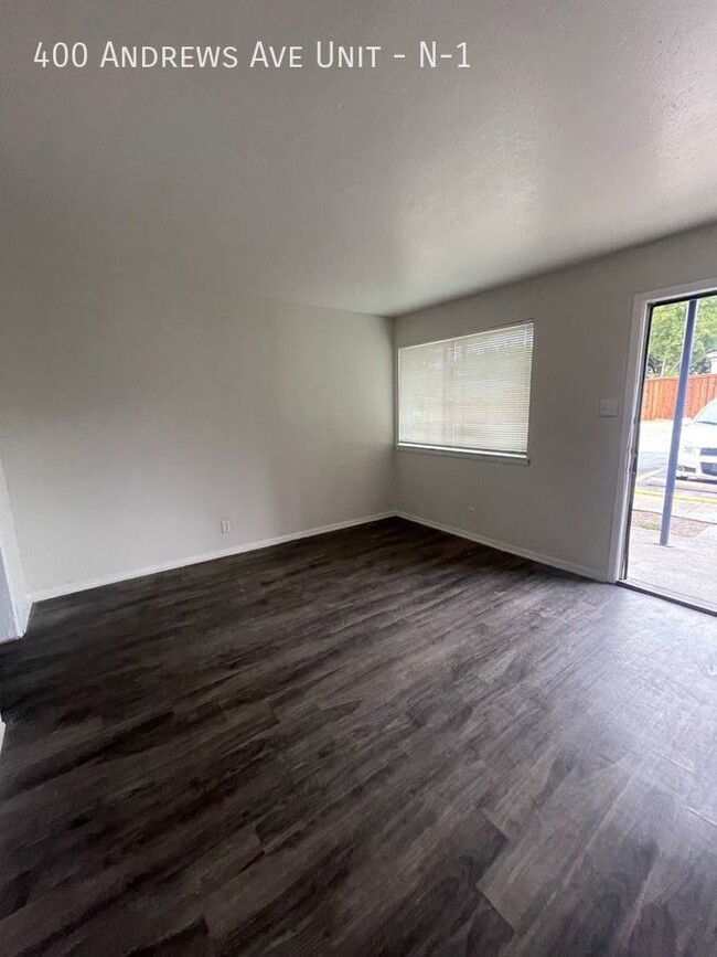 Foto del edificio - $599 moves you in  - Open house Friday and...