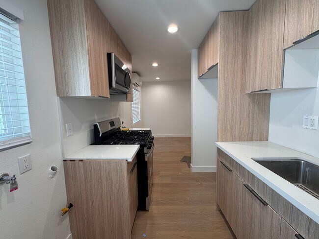 Foto del edificio - 1144 Stanley Ave