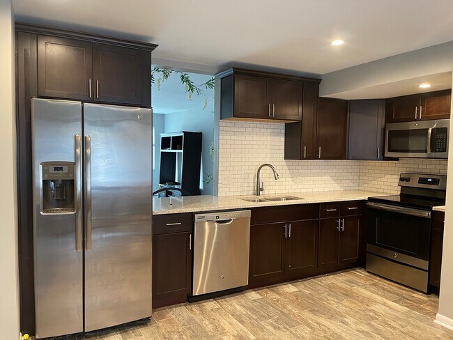 Foto del edificio - 6827 W Raven St