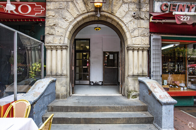 229 Columbus Ave New York, NY 10023-4007 - 229 Columbus Avenue