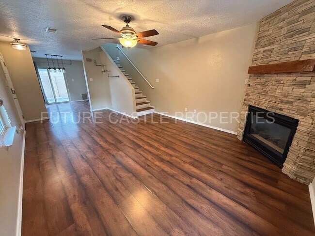 Foto del edificio - 6315 La Habra Ln NE