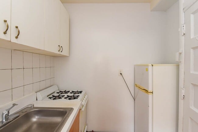 Building Photo - 3306 W Schubert Ave