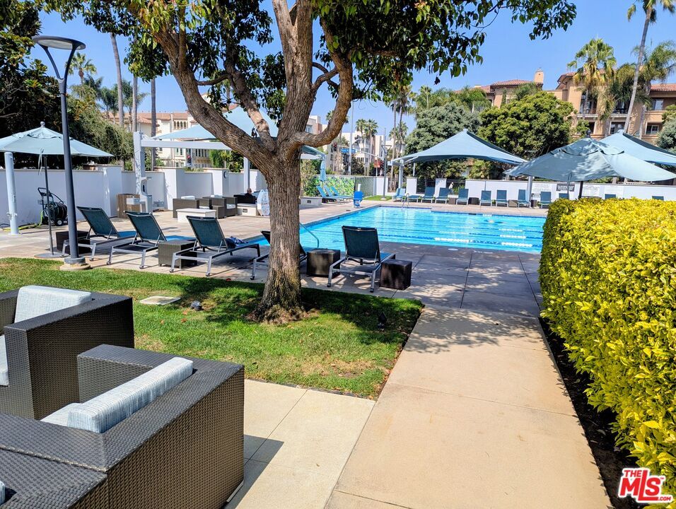 Foto principal - 7100 Playa Vista Dr