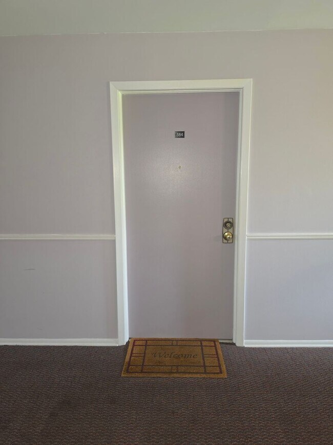 Foto del edificio - 384 Willowbrook Dr