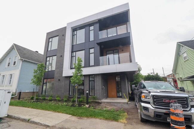 Building Photo - 174 Ethel St