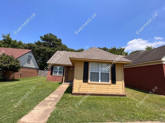 Building Photo - 2050 E Parkway St