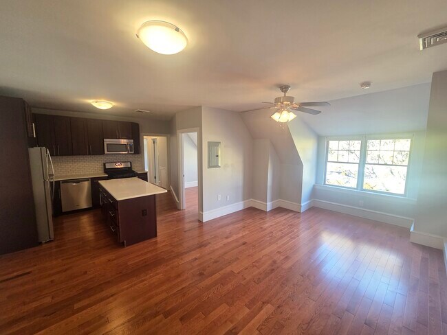 Foto del edificio - 353 N Easton Rd