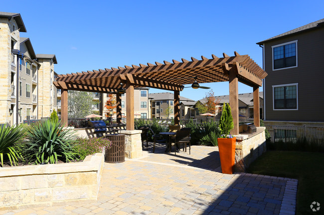 Patio - Alvista Round Rock