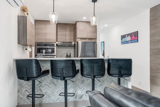 Foto del edificio - FTL Modern 1 Bed-1 Bath w/ Yard