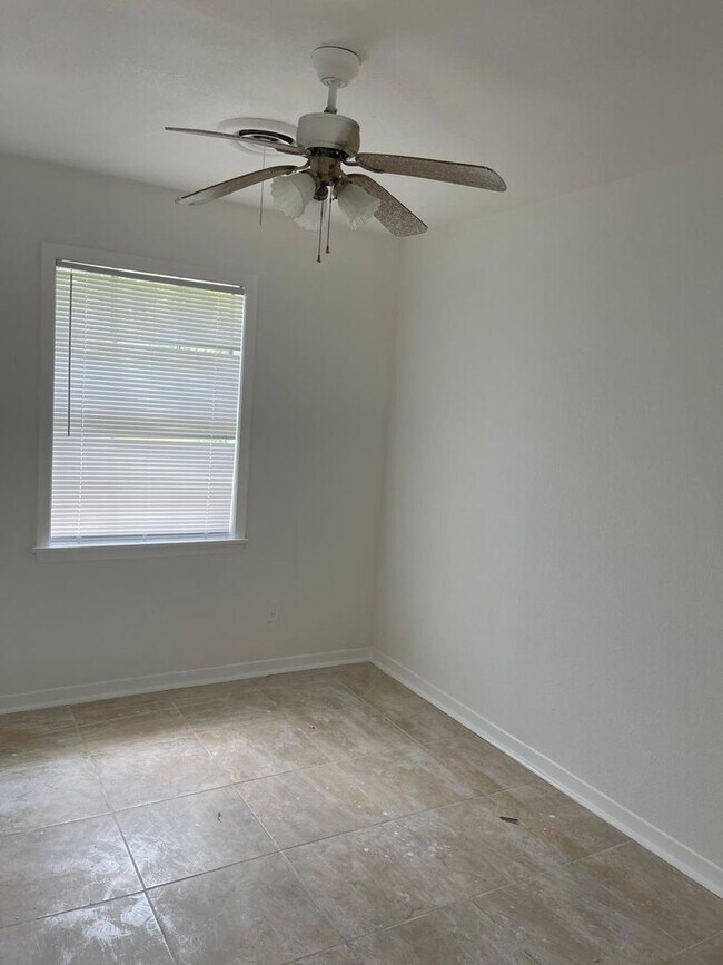 Building Photo - Gorgeous all renovated Home in Texas City,...