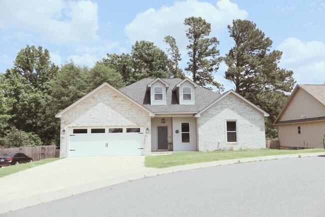 Foto del edificio - 205 Windcrest Cir