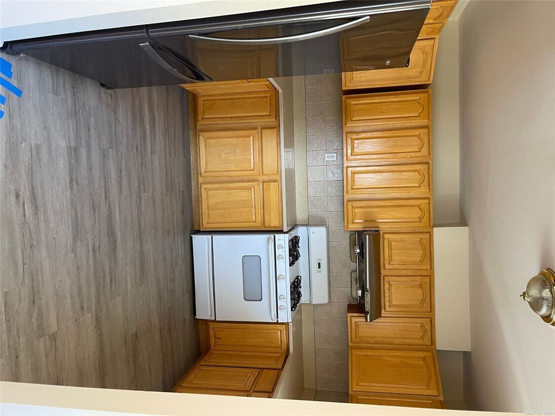 Foto del edificio - 249-07 Elkmont Ave