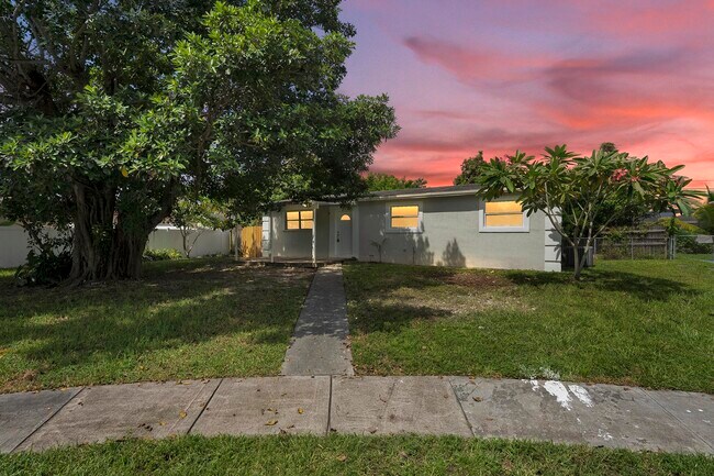 Building Photo - 641 SW 50th Terrace