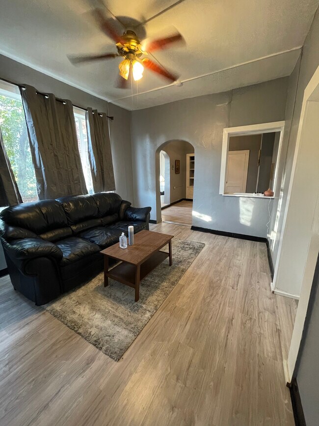 Foto del edificio - 2696 Cherokee Ave