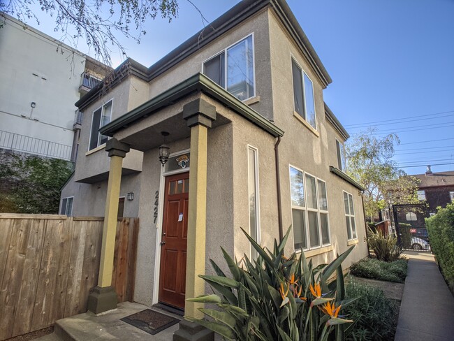 Building Photo - 2427 Blake St