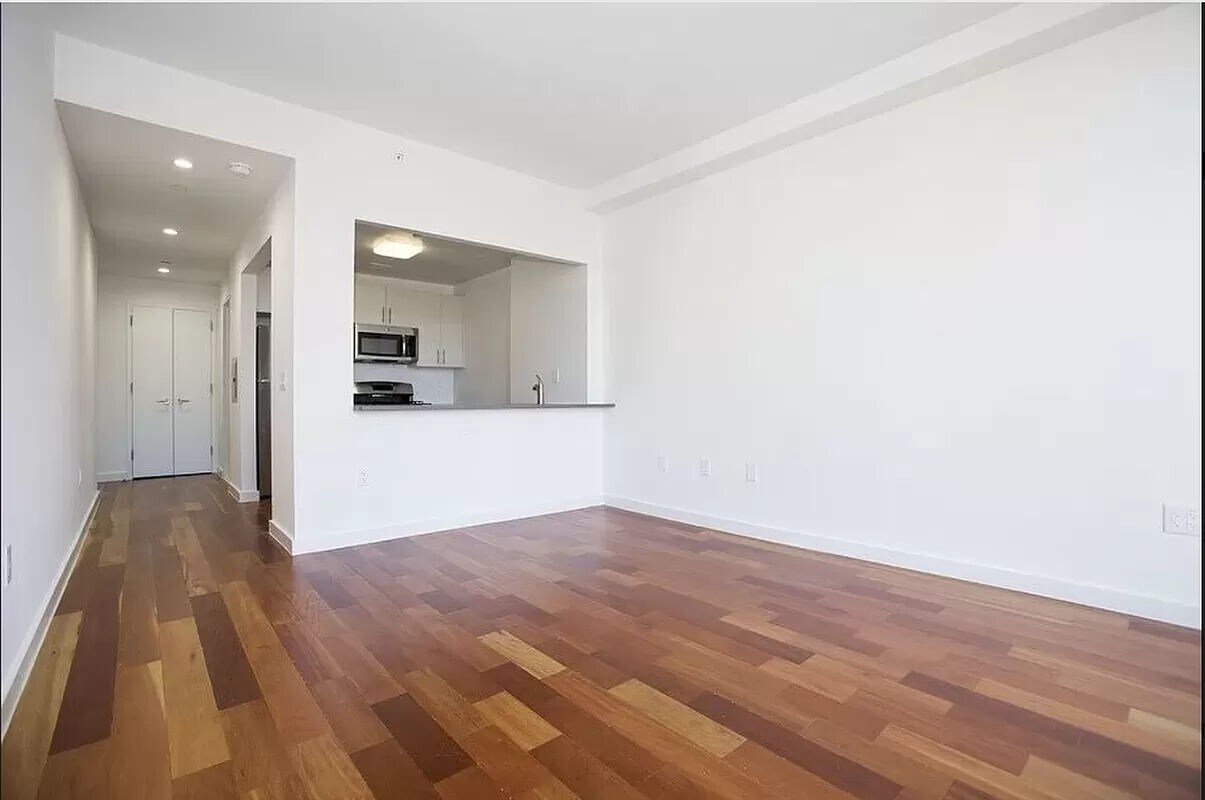 Primary Photo - 321 East 3rd Street