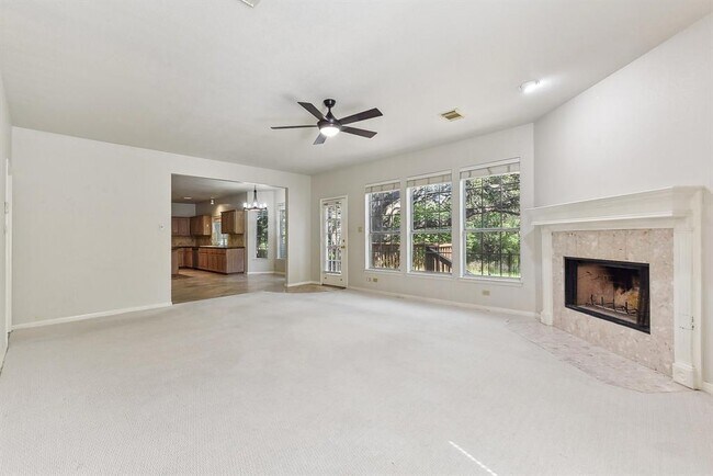 Building Photo - 10701 Redmond Rd