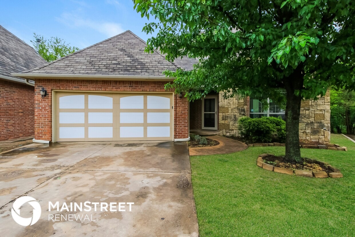 Primary Photo - 4640 Olde Village Cir