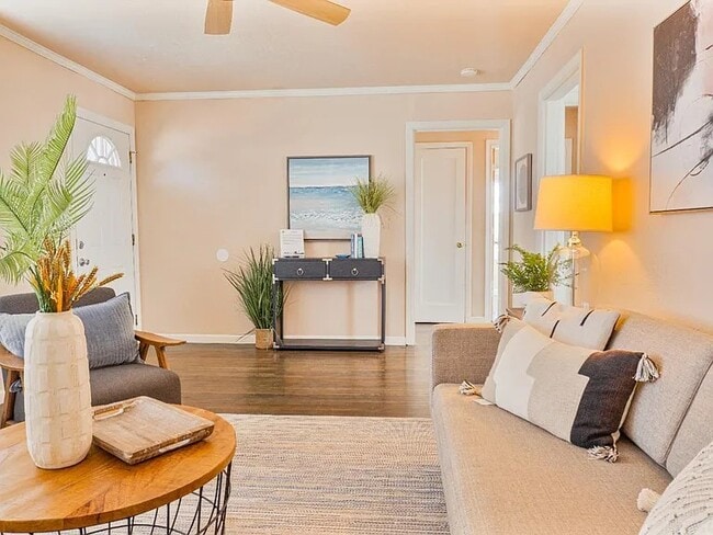 Building Photo - 40 La Cruz Ave