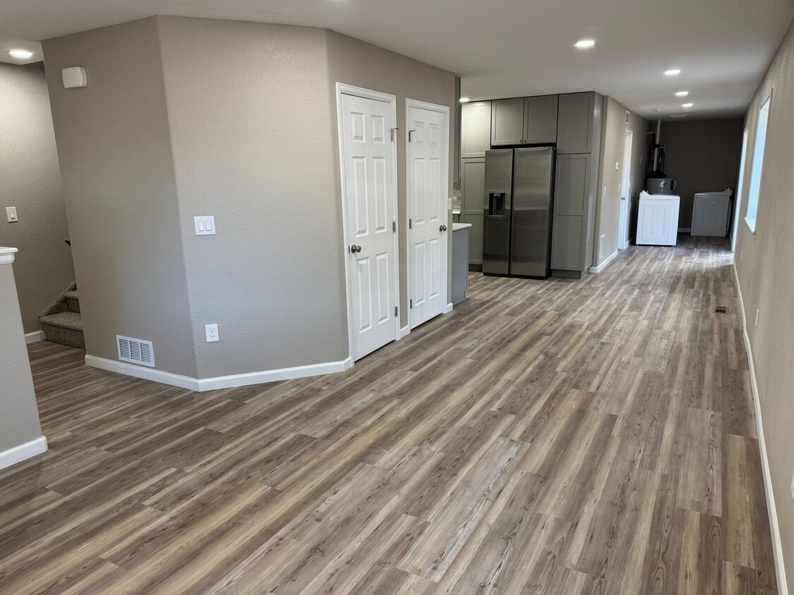 Foto del edificio - 227 Crestone Ave