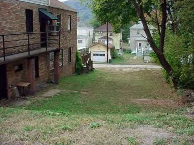 Building Photo - 2525-2527 Warwood Ave