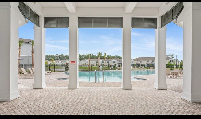 Building Photo - 22 Vero Dr