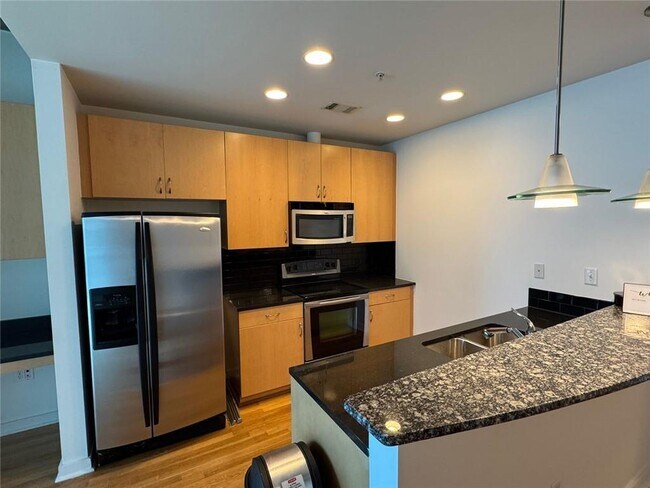 Foto del edificio - 400 W Peachtree St NW