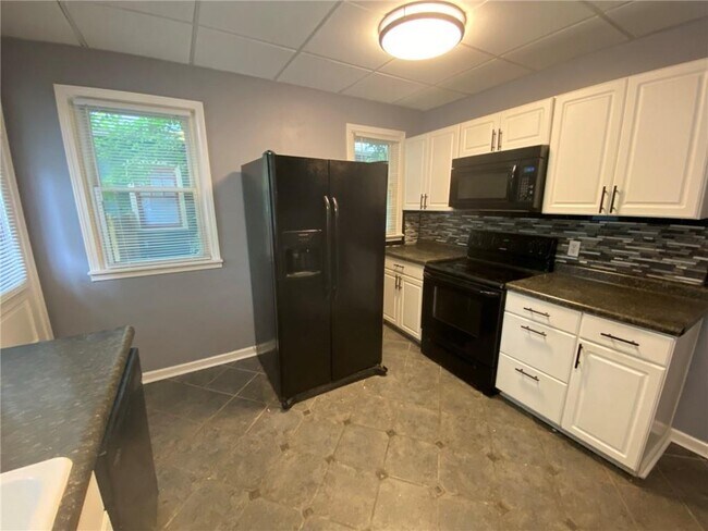Building Photo - 708 Bungalow Ct