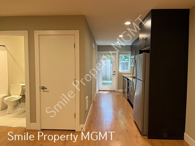Foto del edificio - 2416 SE Morrison St