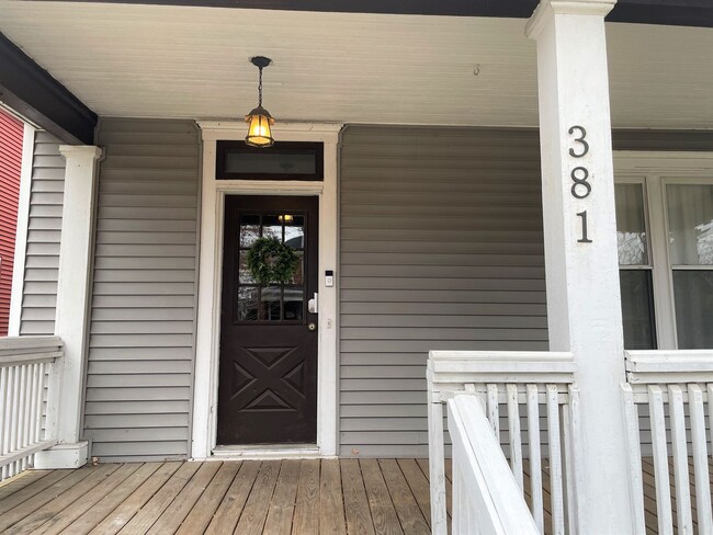 Foto del edificio - 381 Alden Ave