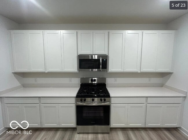 Building Photo - 729 Felix Dr